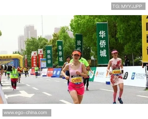 武汉城市马拉松街舞队展现力量与激情的精彩瞬间