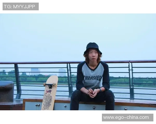 赵芳专访：从初学者到滑板高手的成长与坚持之路