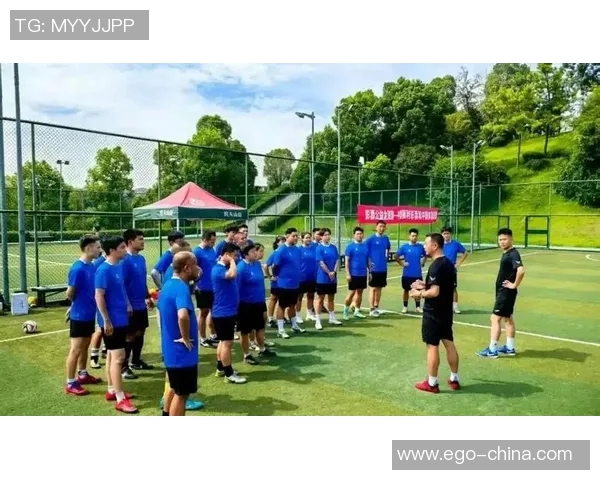 重庆足球队的灵活战术揭秘与球员风采展示