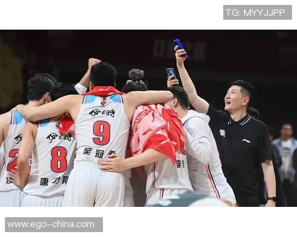 南京篮球队在联赛中的速度优势与战术解析 南京篮球队在联赛中的速度优势与战术解析